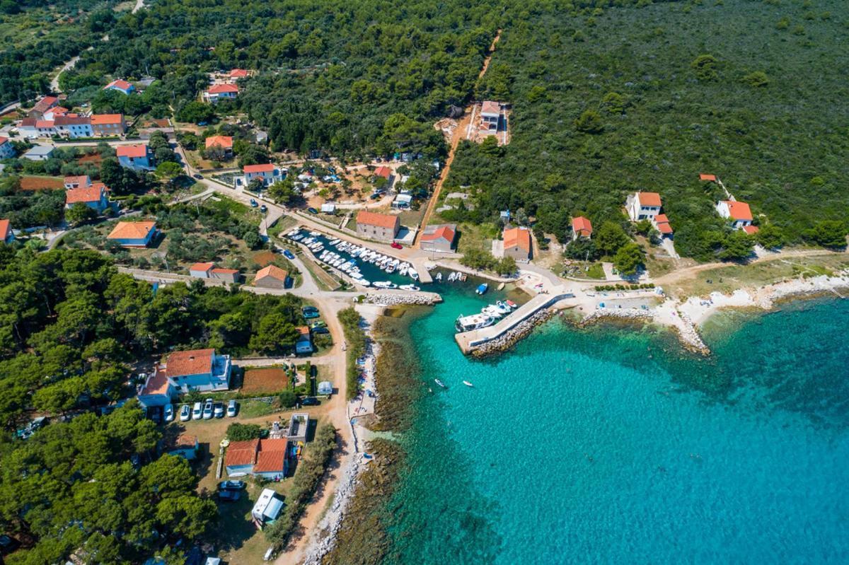 Caravan Near The Sea 2 Ugljan Exterior photo