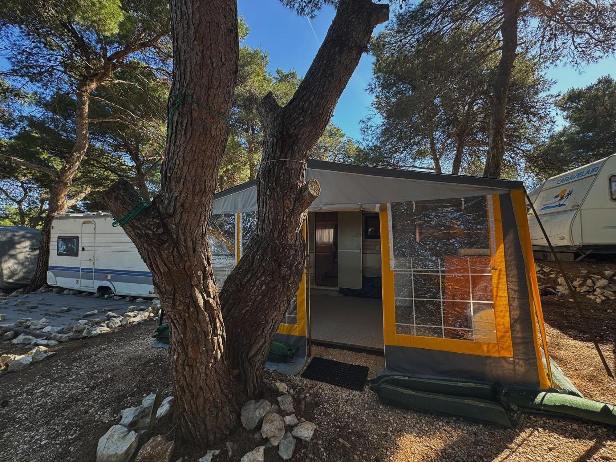 Caravan Near The Sea 2 Ugljan Exterior photo