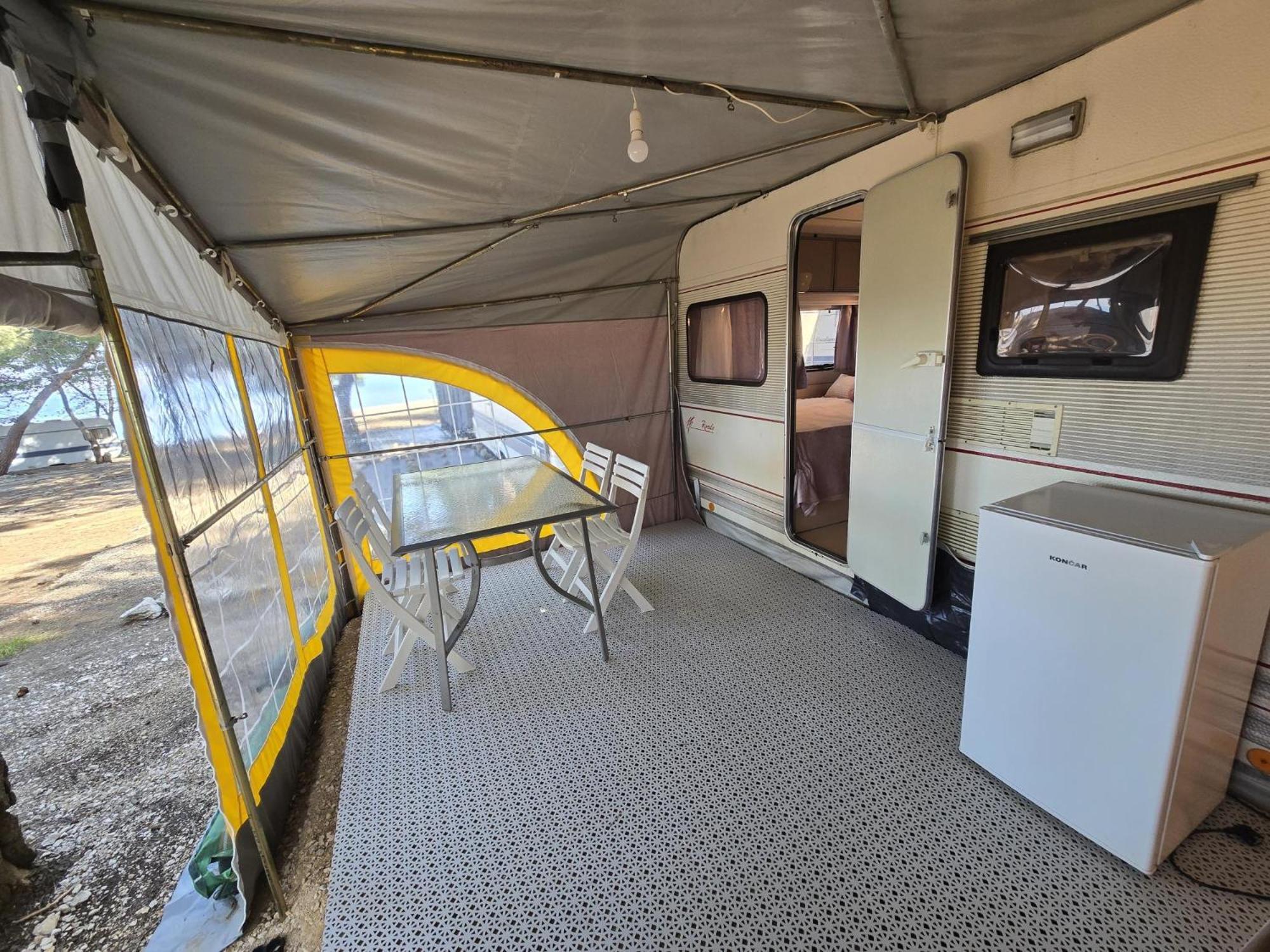 Caravan Near The Sea 2 Ugljan Exterior photo
