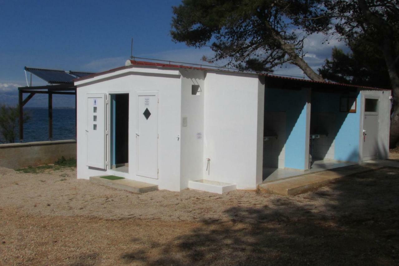 Caravan Near The Sea 2 Ugljan Exterior photo