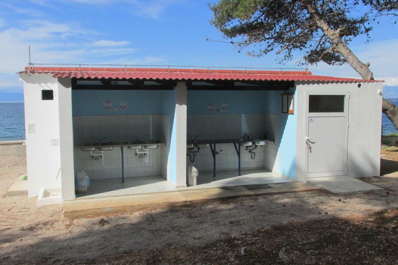 Caravan Near The Sea 2 Ugljan Exterior photo